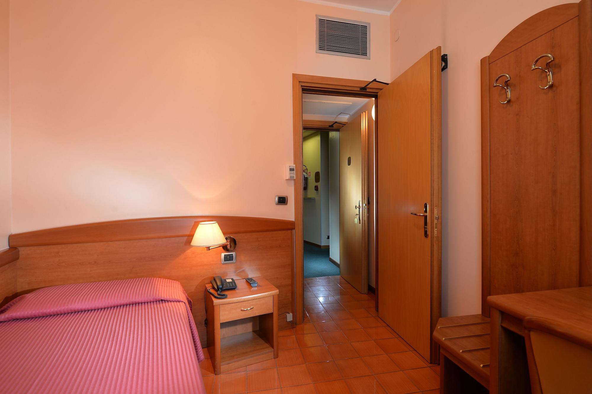 Hotel Siena Verona Esterno foto