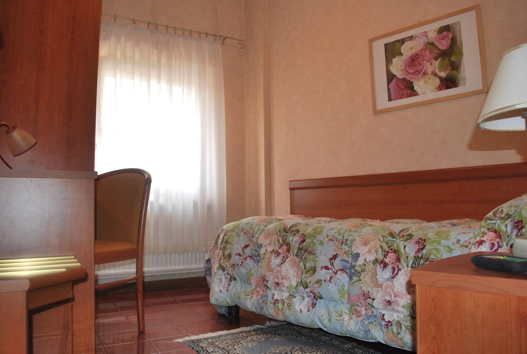 Hotel Siena Verona Esterno foto