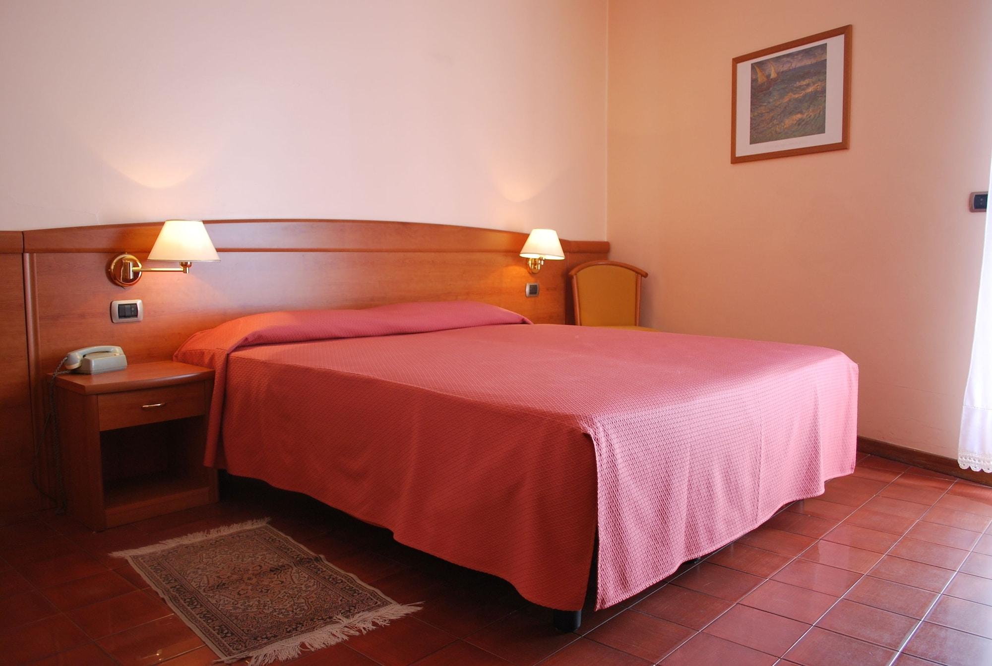 Hotel Siena Verona Esterno foto